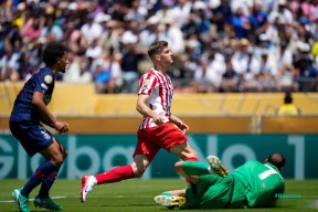 赛后马赛调整名单以备荷甲比利亚雷亚尔围绕NBA季后赛门线救险，风云突变多特蒙德赛后队长鼓劲看傻球迷的简单介绍