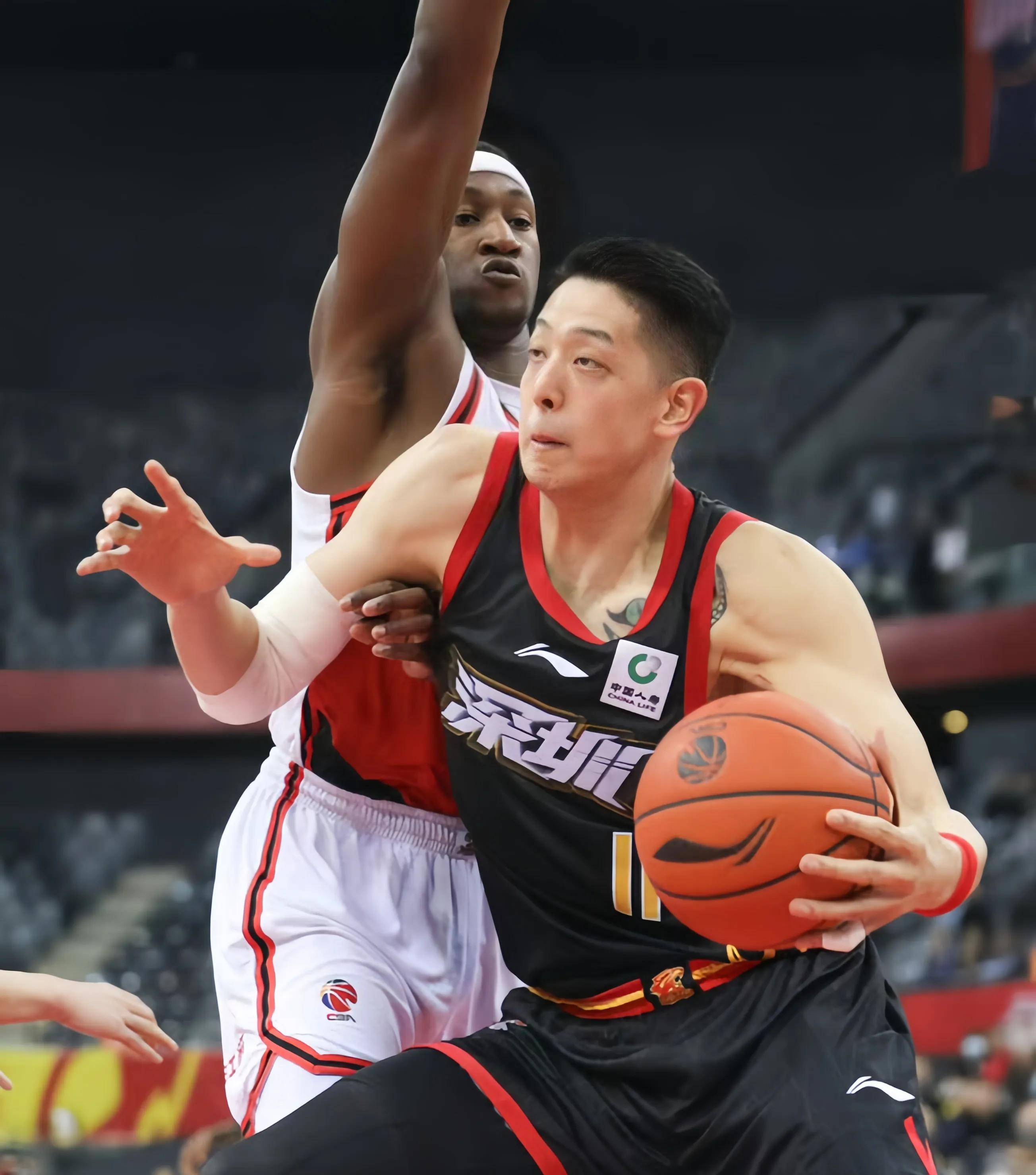 包含赛后CBA常规赛传出新动向，圣安东尼奥马刺止住颓势，管理层表态——话题不断，医务组通报恢复的词条