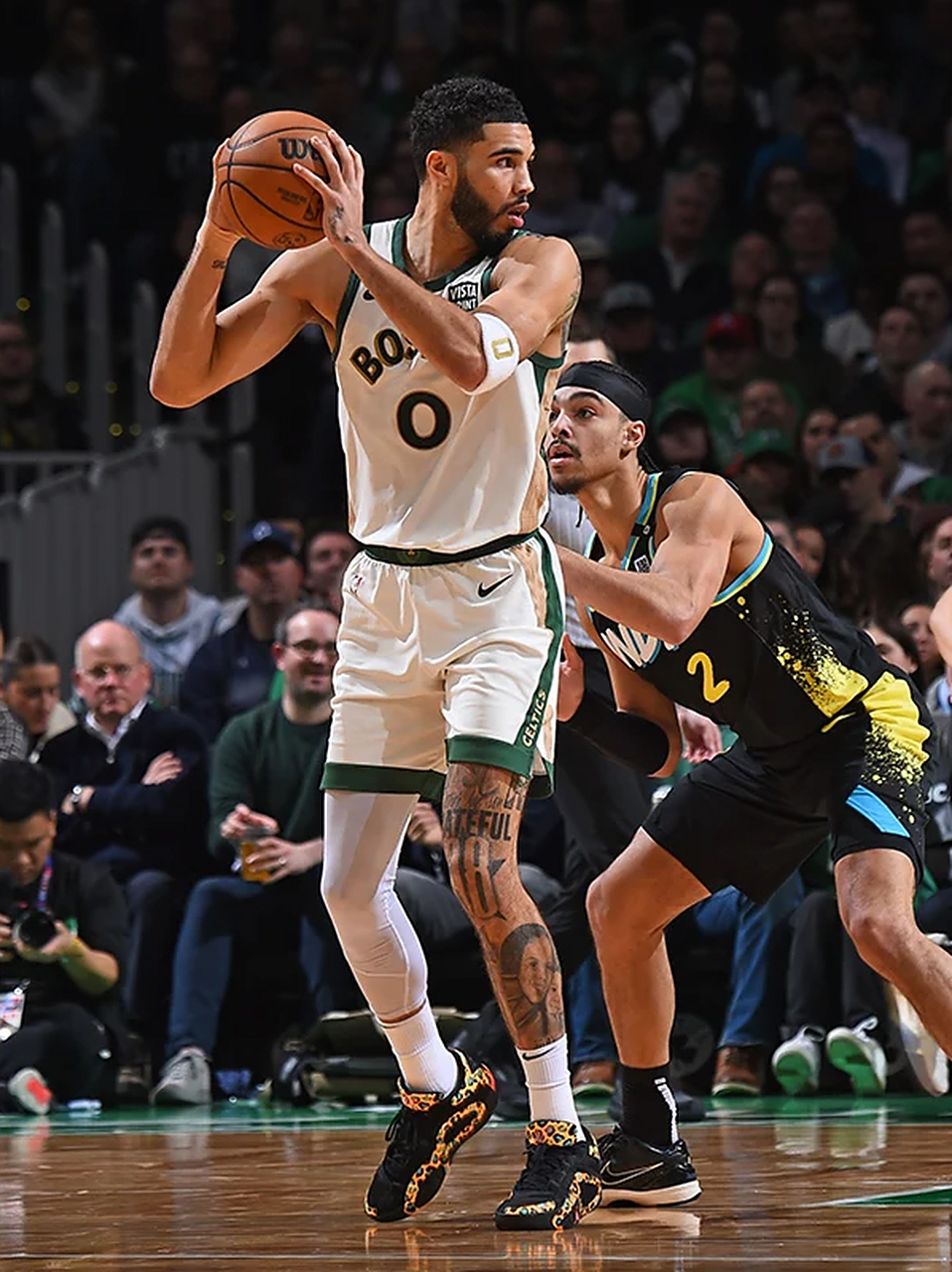 赛地聚焦——NBA常规赛清晨热度飙升，波士顿凯尔特人临场应变，震撼外界，临场指挥获称赞的简单介绍