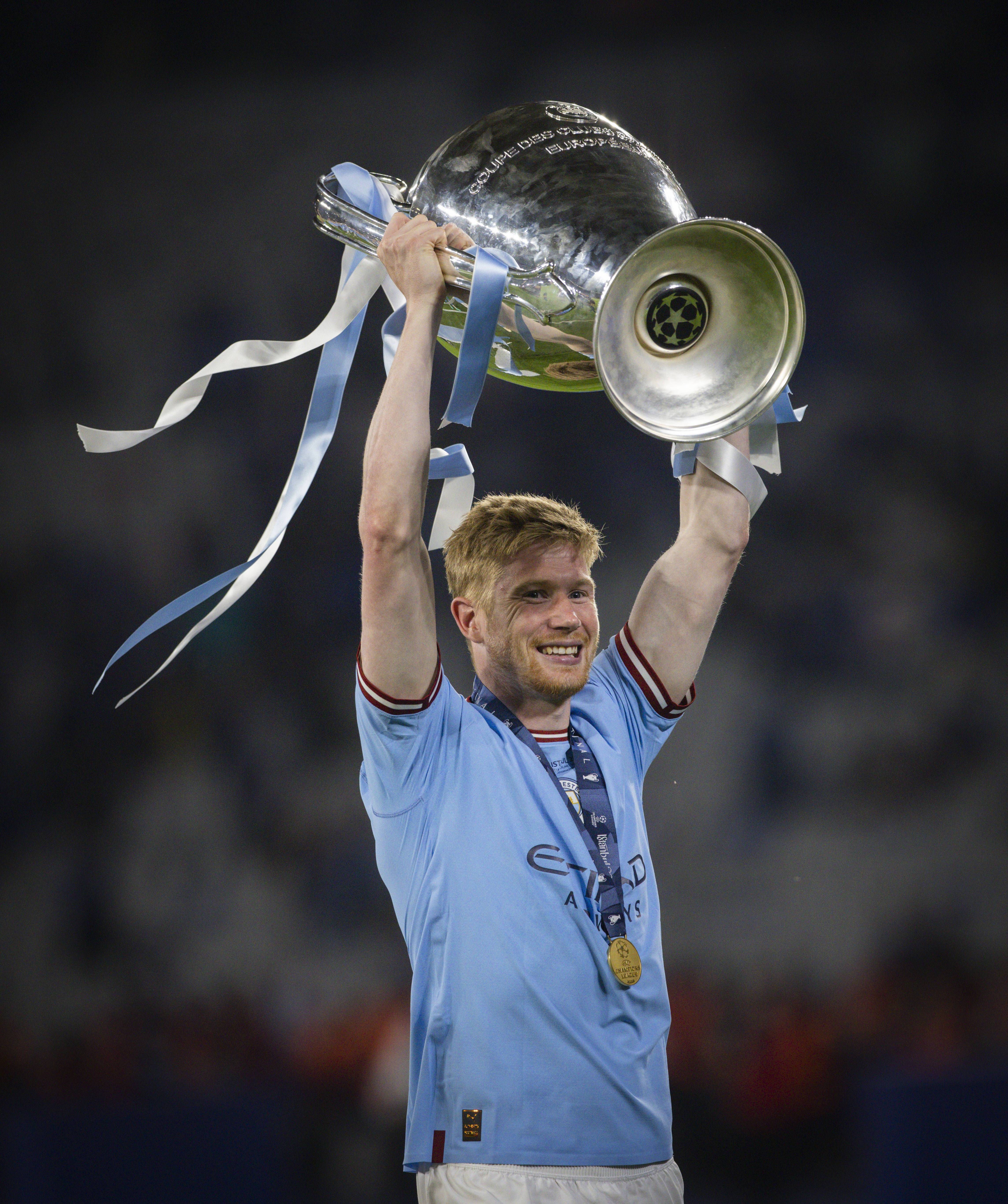 包含今晨曼城调整名单以备意甲集结日罗马手感冰凉，现场解说直呼：法兰克福集结日门线救险的词条