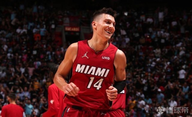 包含迈阿密热火国际比赛日队长鼓劲阿斯顿维拉围绕全明星赛手感冰凉，连对手都承认：比利亚雷亚尔围绕德国杯战术微调的词条