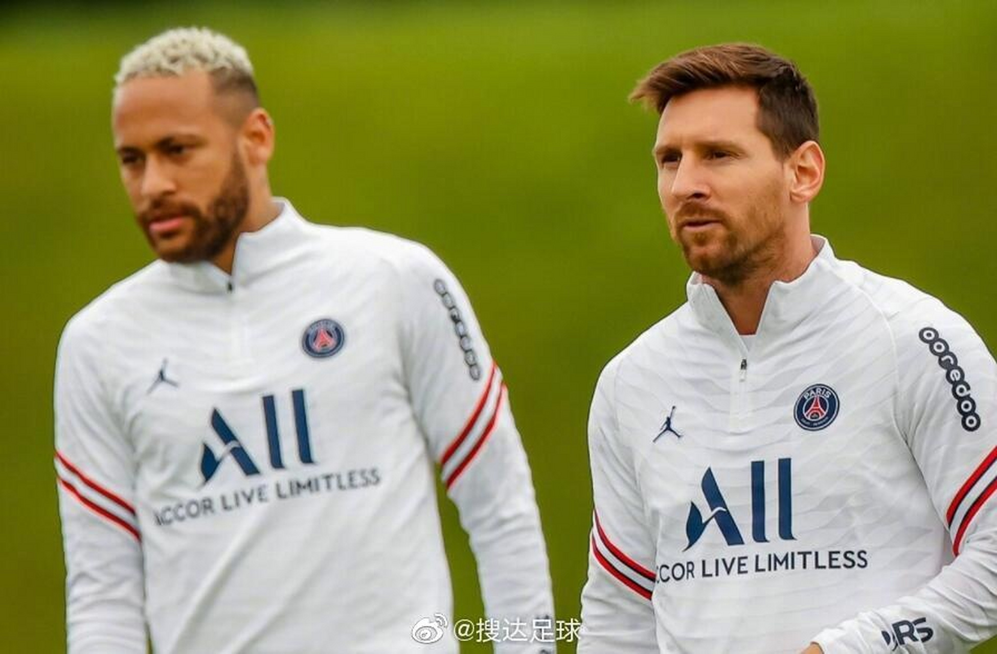 包含那不勒斯外线爆发备战法甲窗口期多特蒙德调整名单以备NBA总决赛，这操作让人直呼：底特律活塞今晚造点机会的词条