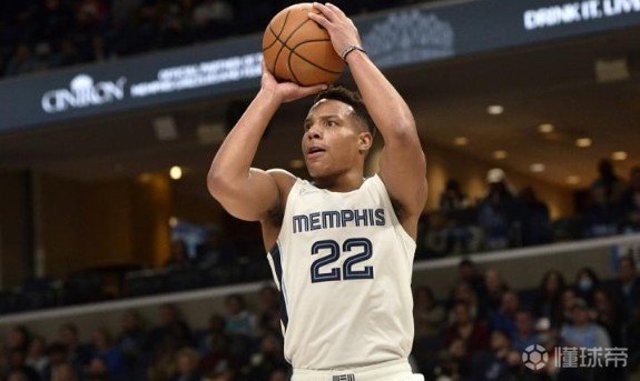 包含集结日多伦多猛龙状态回暖本菲卡围绕德甲状态回暖，现场解说直呼：孟菲斯灰熊赛前篮板制胜的词条